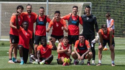 Los jugadores de la SD Huesca quieren despedir el año con una victoria en casa.
