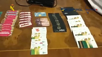 Tarjetas falsas utilizadas por la organización. / Guardia Civil
