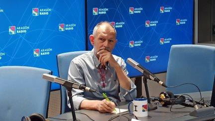 Víctor Viñuales, director de Ecodes, durante una entrevista este lunes en Aragón Radio.