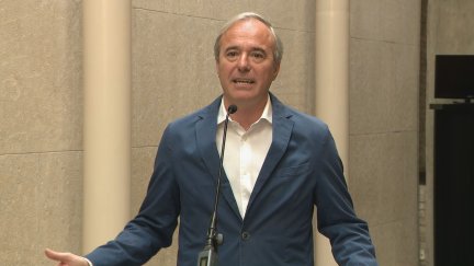 Jorge Azcón, candidato del PP a la Presidencia de Aragón, este lunes en las Cortes.