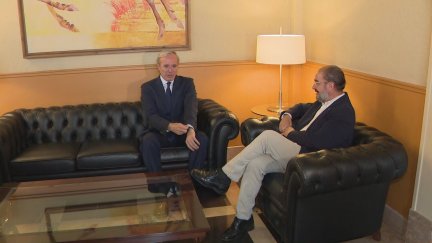Javier Lambán y Jorge Azcón, durante usu reunión en el edificio Pignatelli.