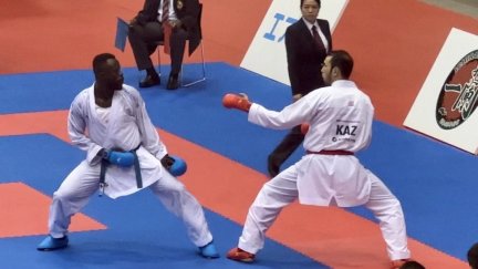 Babacar Seck peleará este domingo por el oro en la Premier League de Fukuoka.