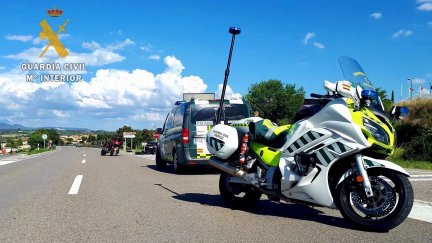 Efectivos de la Guardia Civil en el lugar del accidentes. / Guardia Civil Huesca