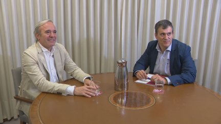 Reunión entre Jorge Azcón y Joaquín Palacín en las Cortes.