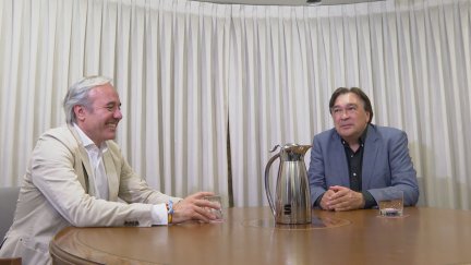 El líder del PP en Aragón, Jorge Azcón, se ha reunido este viernes con el candidato de la coalición Aragón-Teruel Existe, Tomás Guitarte.
