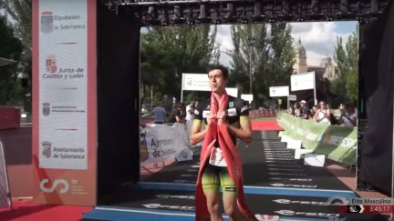 Fernando Zorilla tras pasar por línea de meta.