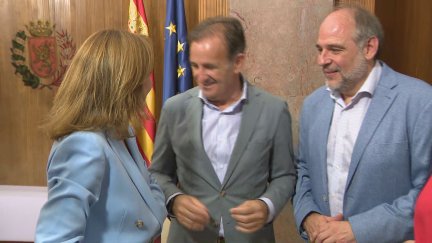 Natalia Chueca, junto a Ángel Lorén.