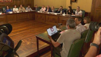 Pleno extraordinario de este lunes Teruel donde se ha efectuado el sorteo de las mesas electorales.