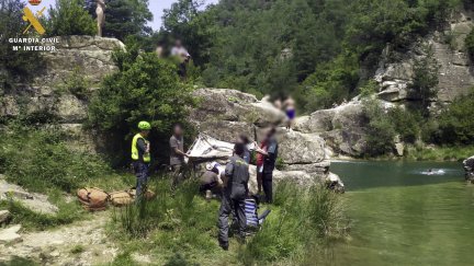 Momento del rescate del hombre accidentado. / Guardia Civil