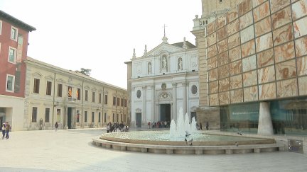 Fachada de la catedral de La Seo.