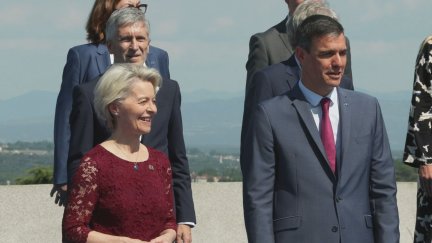 Pedro Sánchez recibe a Ursula von der Leyen en Madrid.