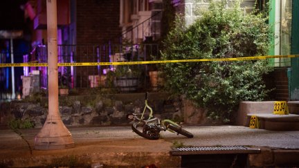 Bicicleta de una de las víctimas en el lugar de los hechos. / Tracie van Auken (EPA/EFE)