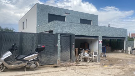 Dos casas han sido desalojadas y varias inundadas en Santa Fe./ María Marco.