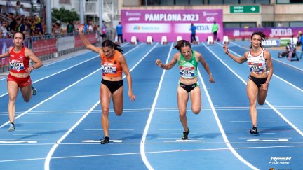 Elena Guiu (derecha), ha sido sexta en la prueba de 100 metros.