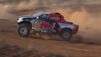 La Baja Aragón ha comenzado este viernes en Teruel con la etapa prólogo.