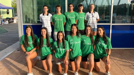 Equipo de nadadores de El Olivar que participaron en el Nacional infantil.