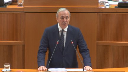 Jorge Azcón, candidato a la Presidencia de Aragón, este miércoles en su discurso de investidura.