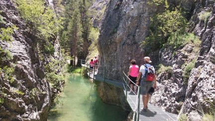 La comarca turolense de la Sierra de Albarracín roza el lleno en el puente de agosto. / Europa Press