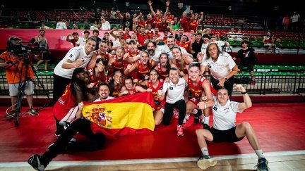 La Selección Española U16 celebrando el pase a la final
