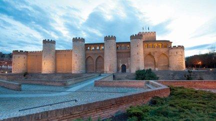 Fachada del Palacio de la Aljafería.
