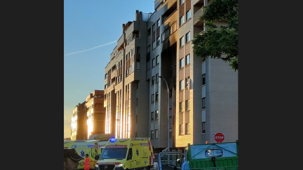 La explosión ha ocurrido poco antes de las 6:00 en un edificio del número 23 de la calle Juan de Valladolid. / Europa Press