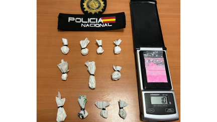 Las dosis de estupefacientes, listas para su venta, que hallaron los agentes. | Policía Nacional
