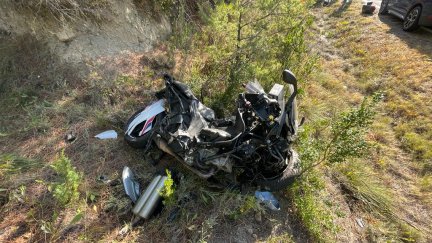 El conductor de la moto ha tenido que ser trasladado en helicóptero al hospital Miguel Servet. / Guardia Civil