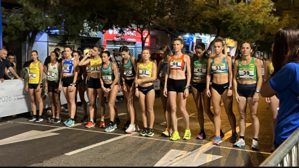 Imagen de la salida de la prueba femenina de la Milla Delicias. Foto: Zaragoza Deporte
