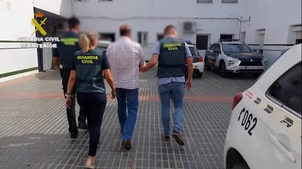La Guardia Civil detiene a un empresario por vigilar por GPS a un trabajador. / Guardia Civil Sevilla