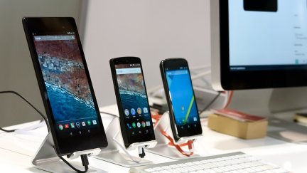 Un 10% de los compradores españoles se gasta más de 1.000 euros en un teléfono móvil, según una encuesta de Milanuncios.com. / Pixabay