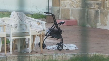 Imagen del exterior de la residencia donde se registró el incendio en la madrugada de este miércoles.