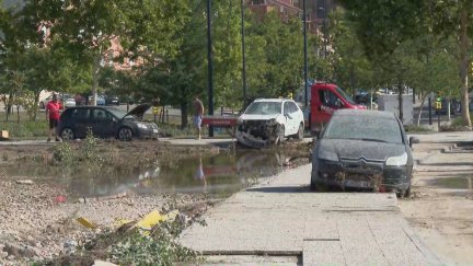 Coches destrozados que dejó la tormenta a su paso por Zaragoza el pasado mes de julio.