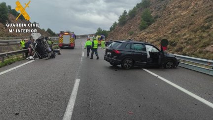 El suceso ha ocurrido este viernes sobre las 10:35 en el kilómetro 261 de la A2 en sentido Barcelona. / Guardia Civil