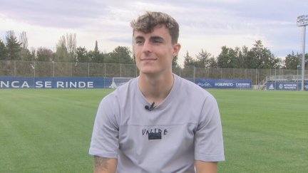 Alejandro Francés durante la entrevista.
