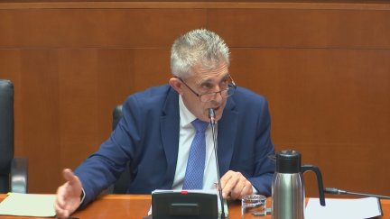 El consejero Ángel Samper, durante su comparecencia en las Cortes de Aragón.