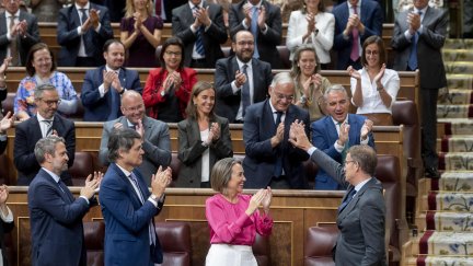 El líder popular recibe el apoyo de los miembros de su partido