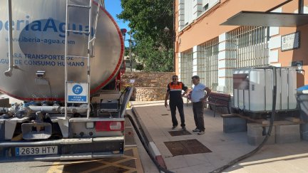 Cada depósito tiene una capacidad de mil litros de agua potable. / Gobierno de Aragón