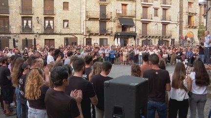 Concentración en Boltaña en recuerdo del joven muerto.