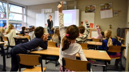 Canarias suspende las clases por las altas temperaturas / Canva