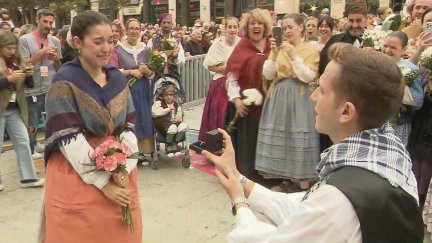 Una petición de mano sorprende a oferente en el Pilar