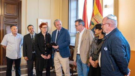 Reunión entre el presidente de Aragón, Jorge Azcón, y la asociación Sefarad. / Gobierno de Aragón