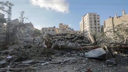 Casas destruidas tras los ataques israelíes en la Franja de Gaza. / EFE.