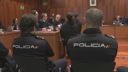 Primera sesión del juicio contra una madre y su expareja por el asesinato de la hija de ella de casi tres años.