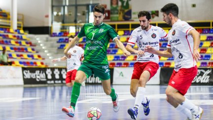 Momento del partido en el Argüelles. Foto: CD UMA Antequera