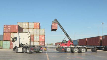 La logística es un sector que da empleo a 26.000 personas en Aragón.