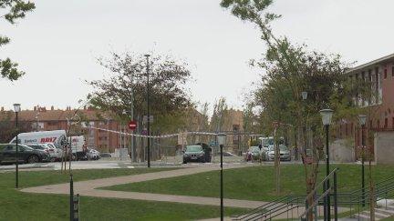 El fuerte viento obligó a cerrar los parques de Zaragoza durante el jueves.