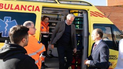 Jorge Azcón y José Luis Bancalero, durante su visita a Híjar, donde han anunciado el incremento del servicio. / Gobierno de Aragón