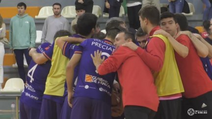 Los jugadores del Full Energía Zaragoza celebran su victoria ante el Betis.