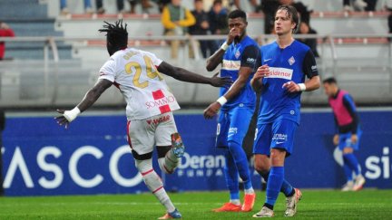 Samuel Obeng celebra el gol de la victoria ante el Amorebieta.