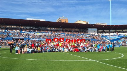 El partido benéfico de Aspanoa ha tenido lugar en La Romareda. / Soledad Soriano